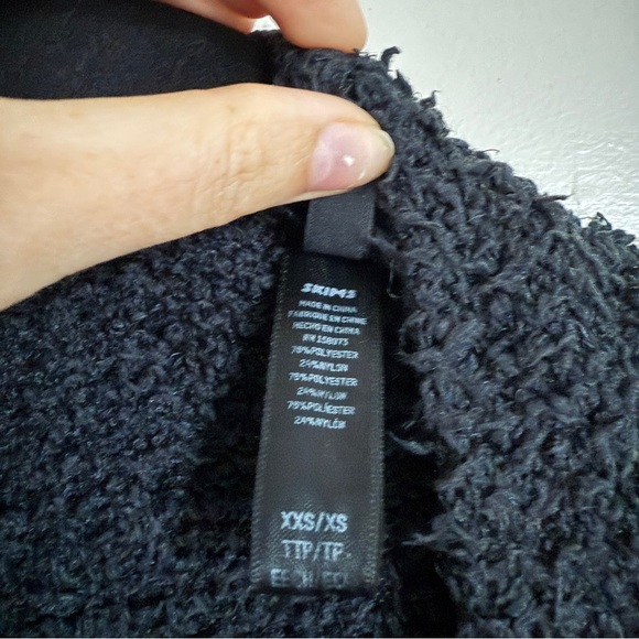 SKIMS Cozy Knit Robe in Onyx - Great Condition - Picture 6 of 7